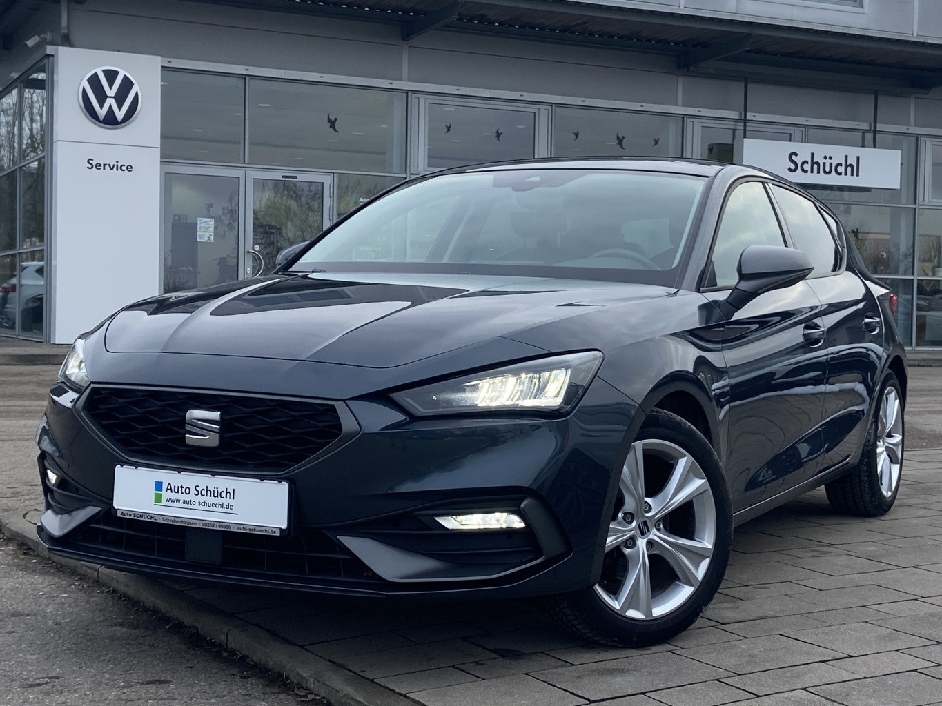 Seat Leon 1.5 eTSI DSG FR PANORAMA+VIRTUAL-COCKPIT+NAVI-PRO+LED+DAB+LANE-ASSIST+SHZ+PDC+BLUETOOTH+GRA