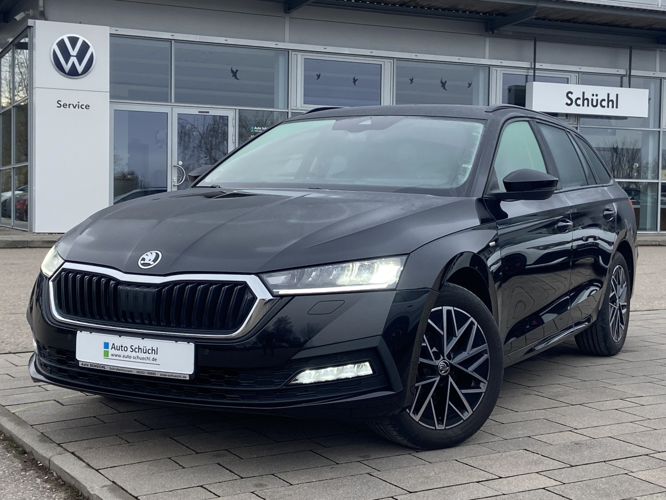 Skoda Octavia Combi 2.0 TDI DSG Clever SMART-LINK+VIRTUAL-COCKPIT+NAVI-COLUMBUS+KAMERA+LED+DAB+LANE-ASSIST+PDC+4xSHZ+GRA+KEYLESS+BLUETOOTH