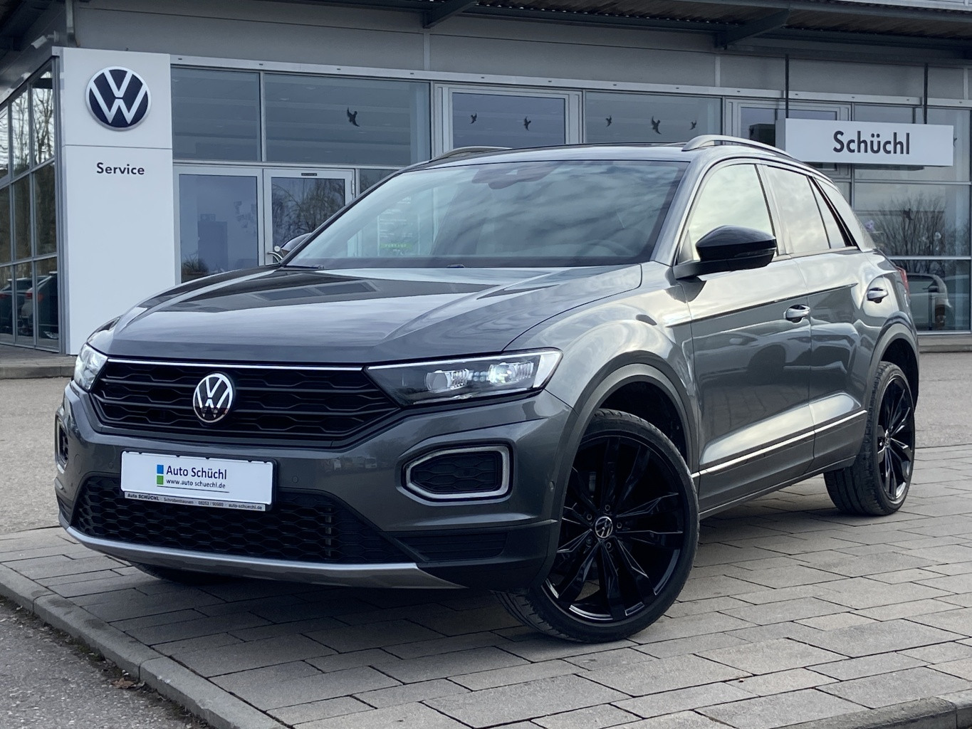 Volkswagen T-Roc 1.5 TSI DSG Sport AHK+ASSIST-PLUS+BEATS+EL.HECK+DCC+STANDHEIZUNG+PANORAMA+APP-CONNECT+KAMERA+LED+ACTIVE-INFO+NAVI+PARKASSIST+DAB+SHZ+ACC+LANE-ASSIST+BLUETOOTH