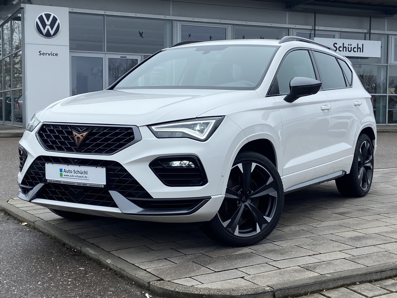 Cupra Ateca 2.0 TSI DSG 4-DRIVE 360-KAMERA+VIRTUAL-COCKPIT+NAVI-PRO+LED+FULL-LINK+PARKASSIST+DAB+SHZ+GRA+KEYLESS