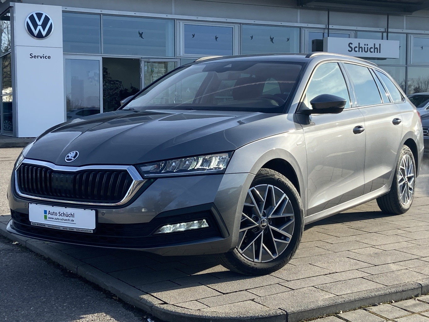 Skoda Octavia Combi 2.0 TDI AHK+SMART-LINK+VIRTUAL-COCKPIT+NAVI-COLUMBUS+LED+DAB+LANE-ASSIST+PDC+4xSHZ+GRA+KEYLESS+BLUETOOTH