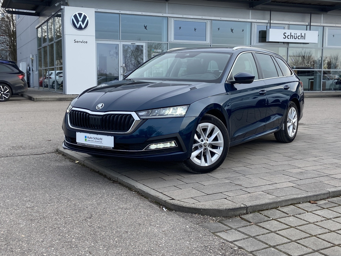 Skoda Octavia Combi 1.5 eTSI DSG Style HEAD-UP+SMART-LINK+VIRTUAL-COCKPIT+NAVI-COLUMBUS+LED+DAB+LANE-ASSIST+PDC+4xSHZ+GRA+KEYLESS+BLUETOOTH