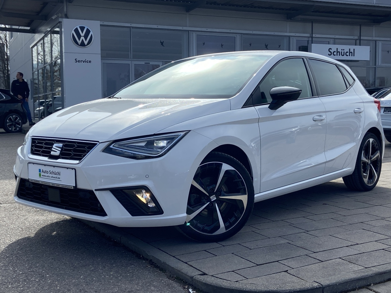 Seat Ibiza 1.0 TSI FR VIRTUAL-COCKPIT+NAVI-PRO+KAMERA+LED+FULL-LINK+DAB+LANE-ASSIST+SHZ+PDC+ACC+KEYLESS+KEYLESS