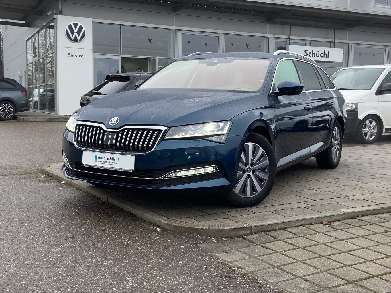 Skoda Superb Combi 2.0 TDI DSG Style AHK+SMART-LINK+VIRTUAL-COCKPIT+NAVI+LED+LED+DAB+SHZ+PDC+ACC+KEYLESS+BLUETOOTH+LANE-ASSIST