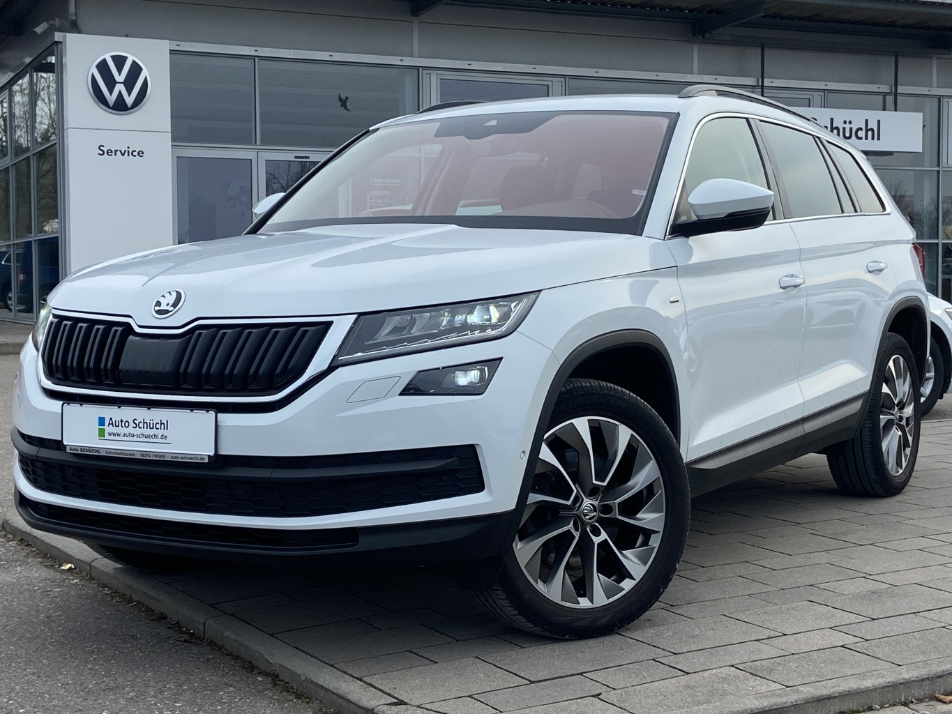 Skoda Kodiaq 2.0 TSI DSG 4x4 Clever 7-SITZER AHK+SMART-LINK+VIRTUAL-COCKPIT+NAVI+KAMERA+LED+PARKASSIST+KEYLESS+DAB+4xSHZ+ACC+KEYLESS+BLUETOOTH+LANE-ASSIST