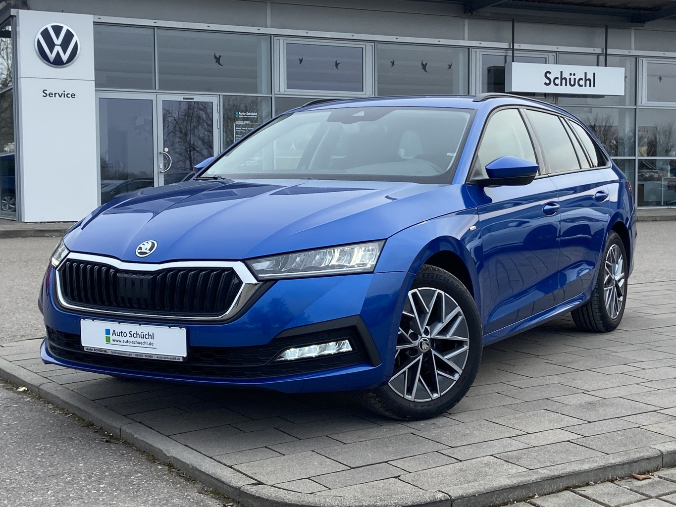 Skoda Octavia Combi 2.0 TDI DSG 4x4 AHK+SMART-LINK+VIRTUAL-COCKPIT+NAVI-COLUMBUS+LED+17