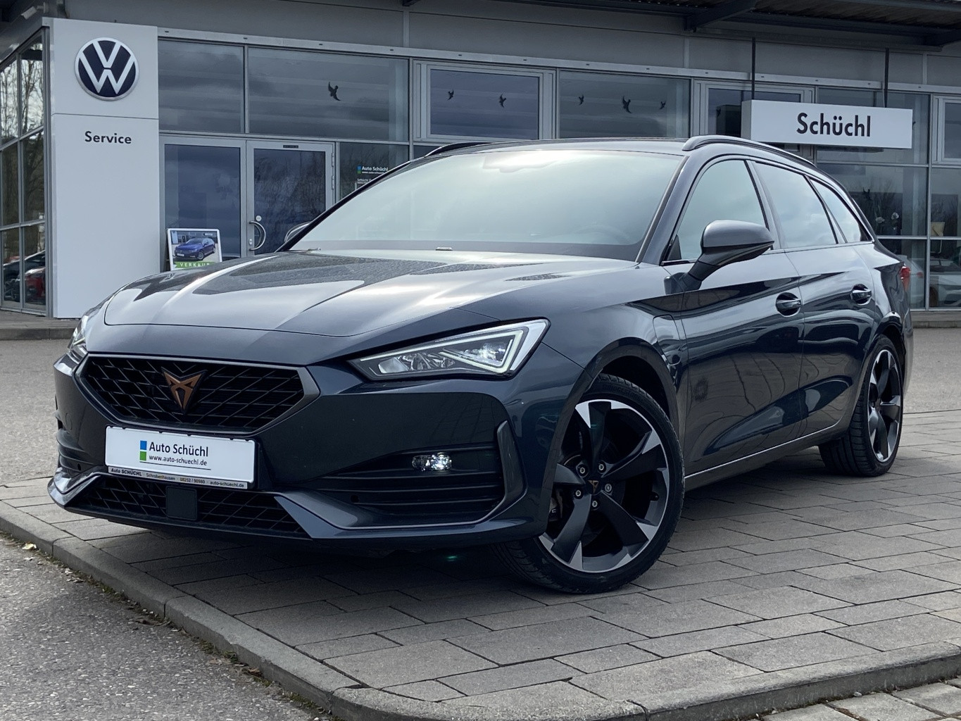 Cupra Leon ST 1.4 TSI DSG eHybrid PANORAMA+VIRTUAL-COCKPIT+NAVI-PRO+LED+DAB+LANE-ASSIST+SHZ+PDC+GRA+KEYLESS+BLUETOOTH