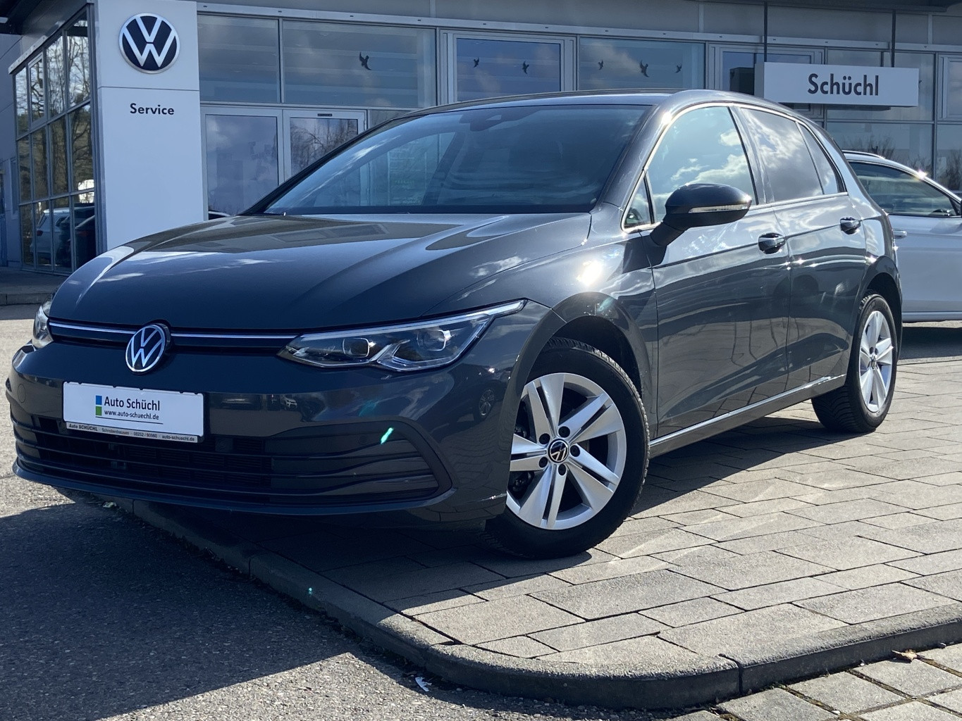 Volkswagen Golf 1.5 TSI LIFE GARANTIE+AHK+APP-CONNECT+ACTIVE-INFO+LED+NAVI+DAB+LANE-ASSIST+SHZ+PDC