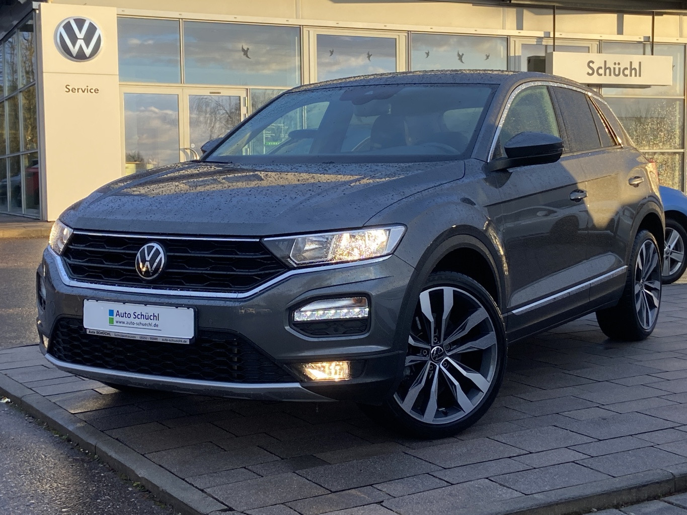 Volkswagen T-Roc 1.5 TSI Sport AHK+ACTIVE-INFO+NAVI+DAB+SHZ+PDC+BLUETOOTH+LANE-ASSIST