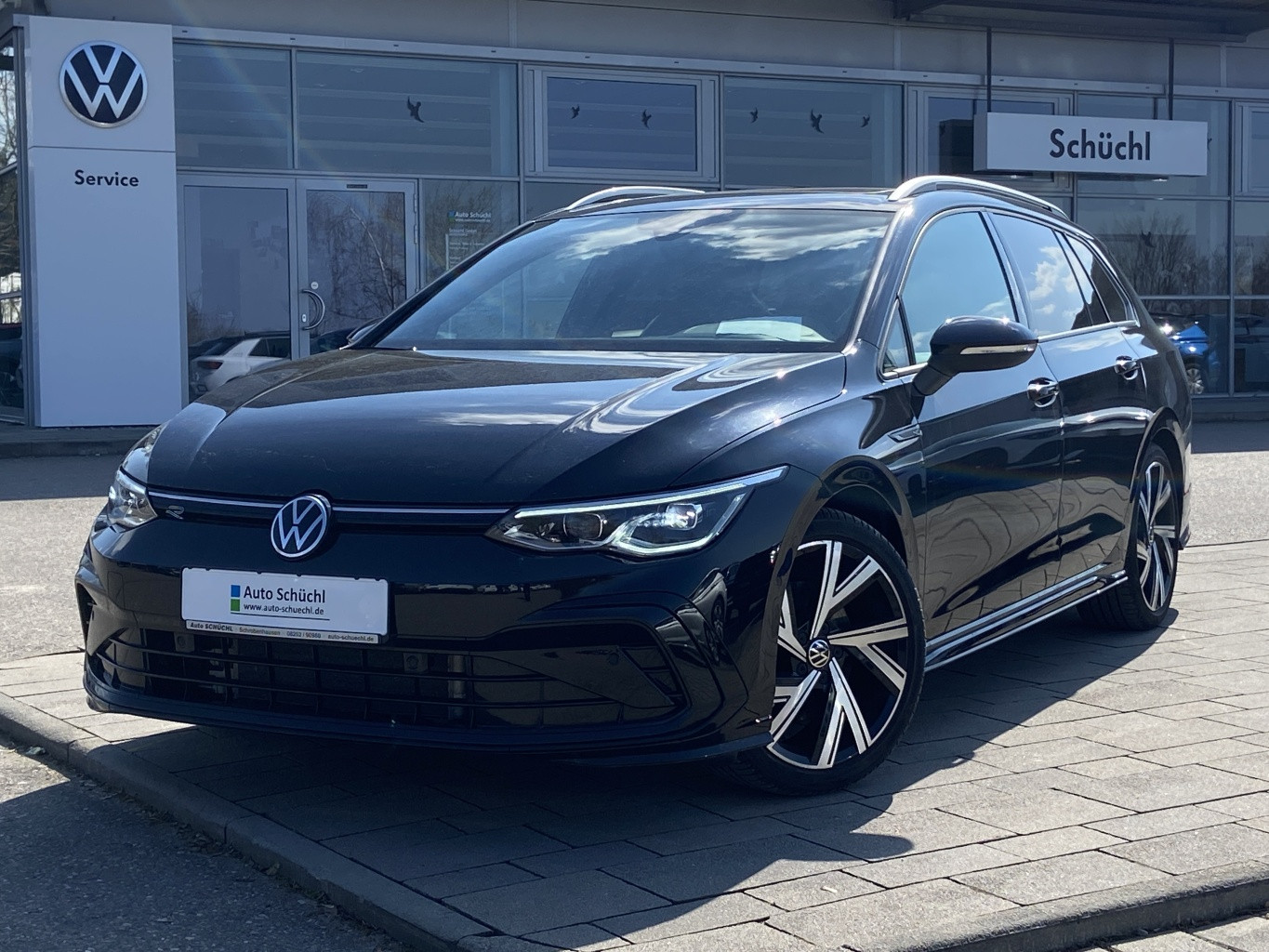 Volkswagen Golf Variant 2.0 TDI DSG R-LINE AHK+PANORAMA+IQ.LIGHT+NAVI+APP-CONNECT+18