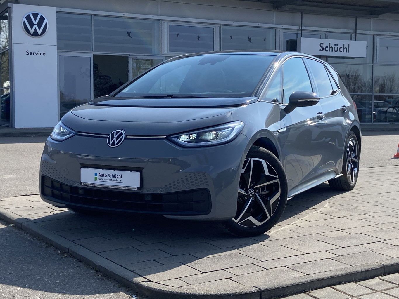 Volkswagen ID.3 Pro Performance Tech 5-SITZER WÄRMEPUMPE+PANORAMA+HEAD-UP+CCS+APP-CONNECT+KAMERA+NAVI+LED-IQ.+MATRIX-LED+DAB+SHZ+PDC+ACC+BLUETOOTH+KEYLESS+LANE-ASSIST