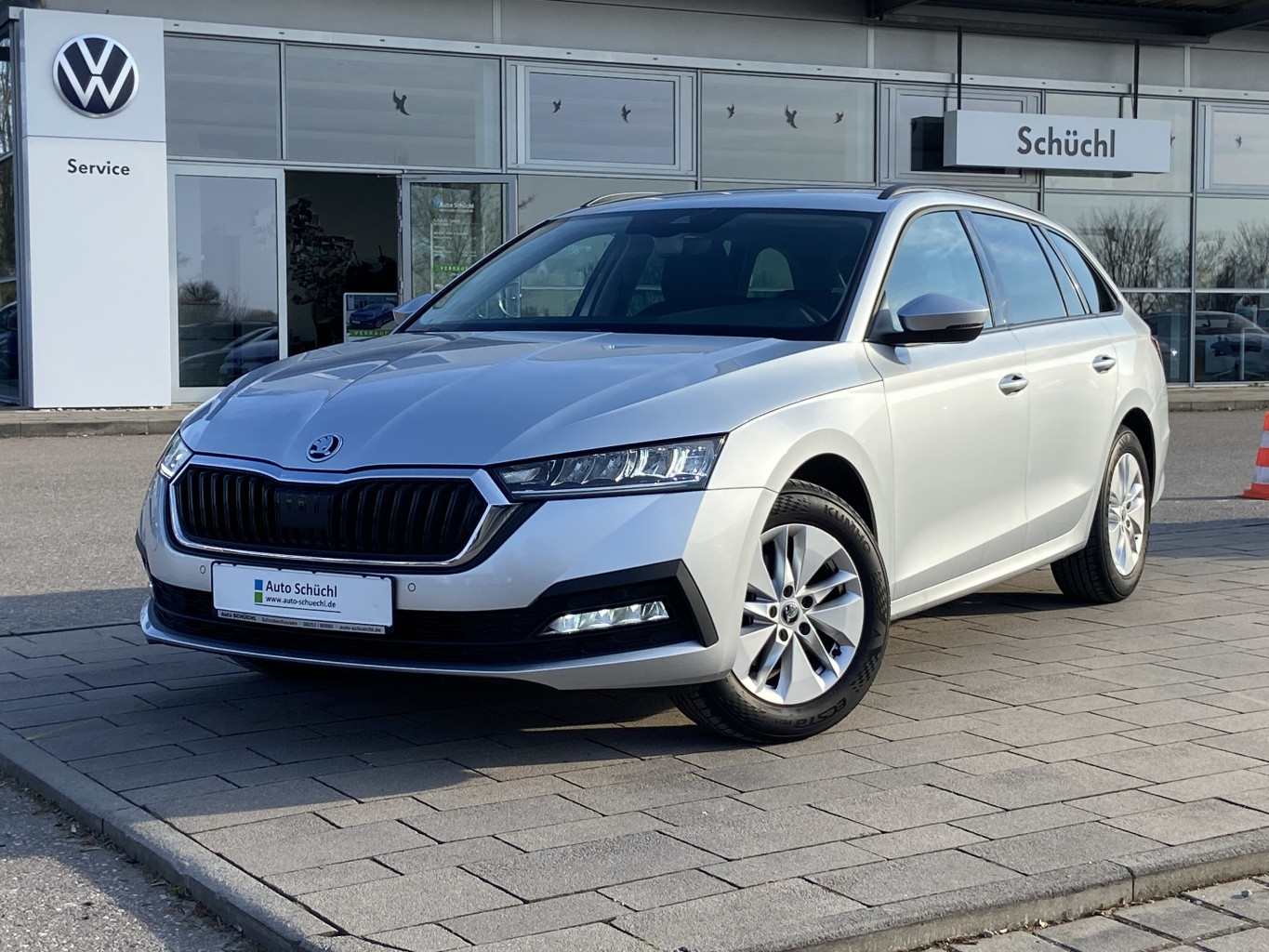 Skoda Octavia Combi 2.0 TDI SMART-LINK+VIRTUAL-COCKPIT+NAVI-COLUMBUS+LED+DAB+LANE-ASSIST+PDC+4xSHZ+GRA+KEYLESS+BLUETOOTH