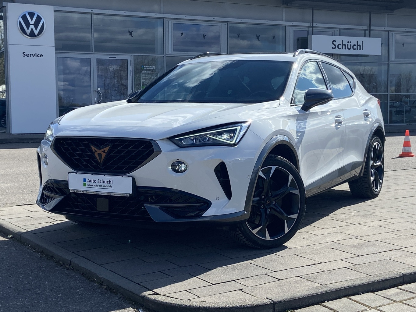 Cupra Formentor VZ 1.4 TSI DSG eHybrid PANORAMA+AHK+VIRTUAL-COCKPIT+NAVI-PRO+KAMERA+LED+PARKASSIST+DAB+LANE-ASSIST+SHZ+ACC+KEYLESS+BLUETOOTH