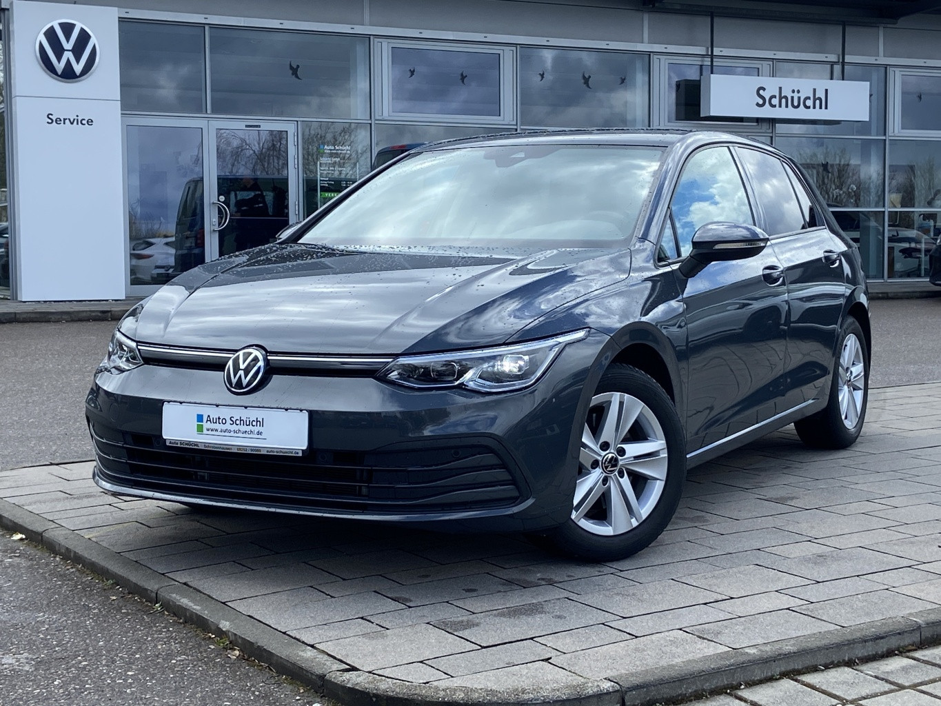 Volkswagen Golf 1.5 TSI LIFE GARANTIE+STANDHEIZUNG+AHK+APP-CONNECT+ACTIVE-INFO+ACC+LANE-ASSIST+KAMERA+LED+NAVI+DAB+PDC+4xSHZ+ACC+BLUETOOTH