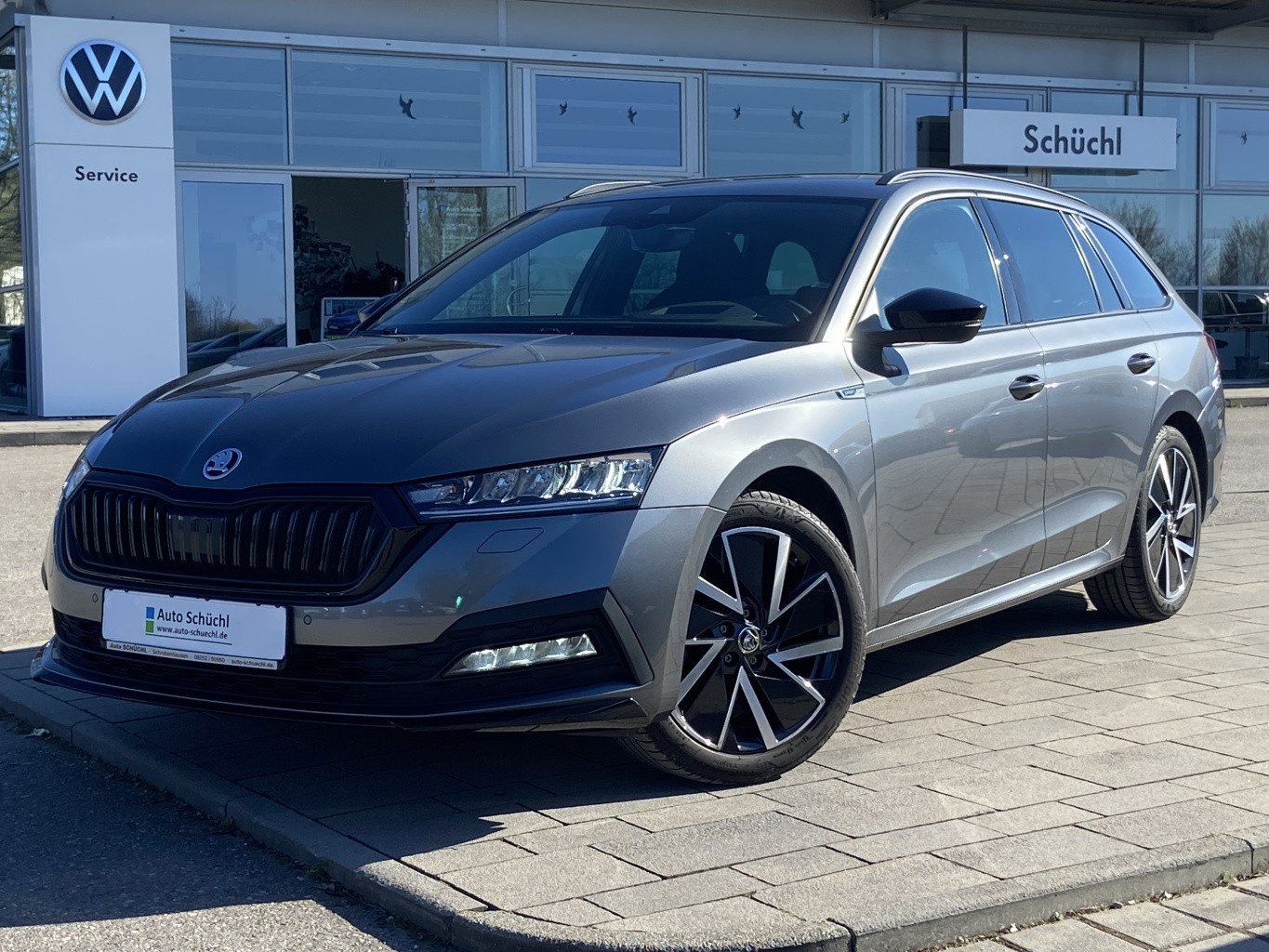 Skoda Octavia Combi 2.0 TDI DSG Sportline HEAD-UP+AHK+SMART-LINK+VIRTUAL-COCKPIT+NAVI-COLUMBUS+LED+DAB+PDC+4xSHZ+ACC+KEYLESS+BLUETOOTH+LANE-ASSIST