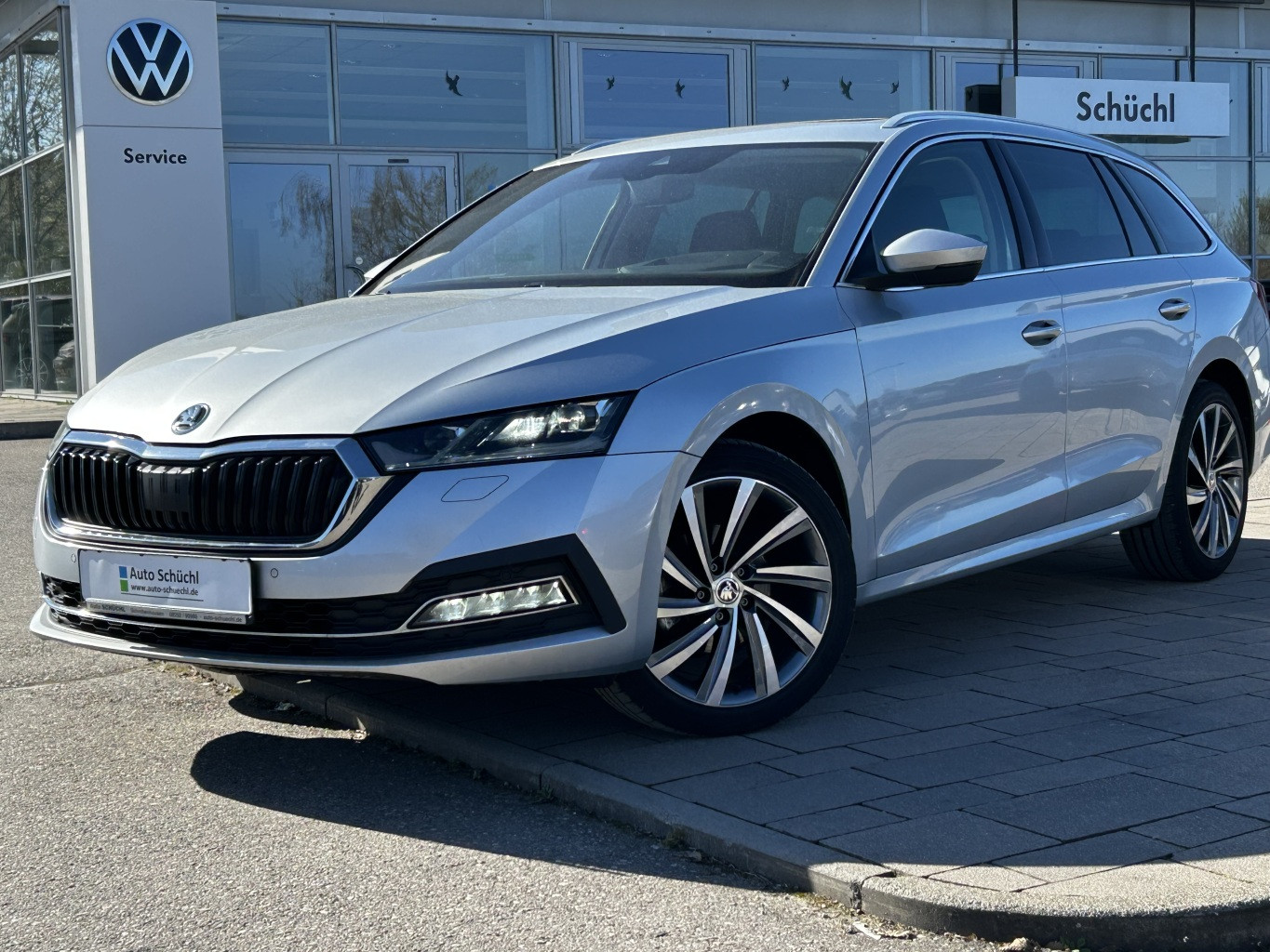 Skoda Octavia Combi 2.0 TDI DSG FIRST EDITION 18