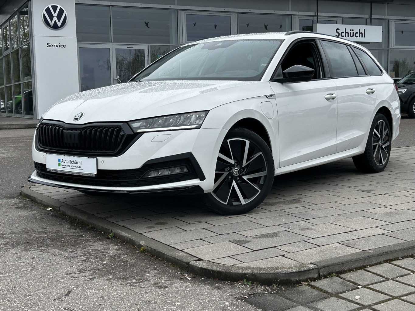Skoda Octavia Combi iV 1.4 TSI DSG Sportline NAVI-COLUMBUS+LED+HEAD-UP+SMART-LINK+VIRTUAL-COCKPIT+KAMERA+SHZ+PDC+DAB+ACC+KEYLESS+BLUETOOTH+LANE-ASSIST