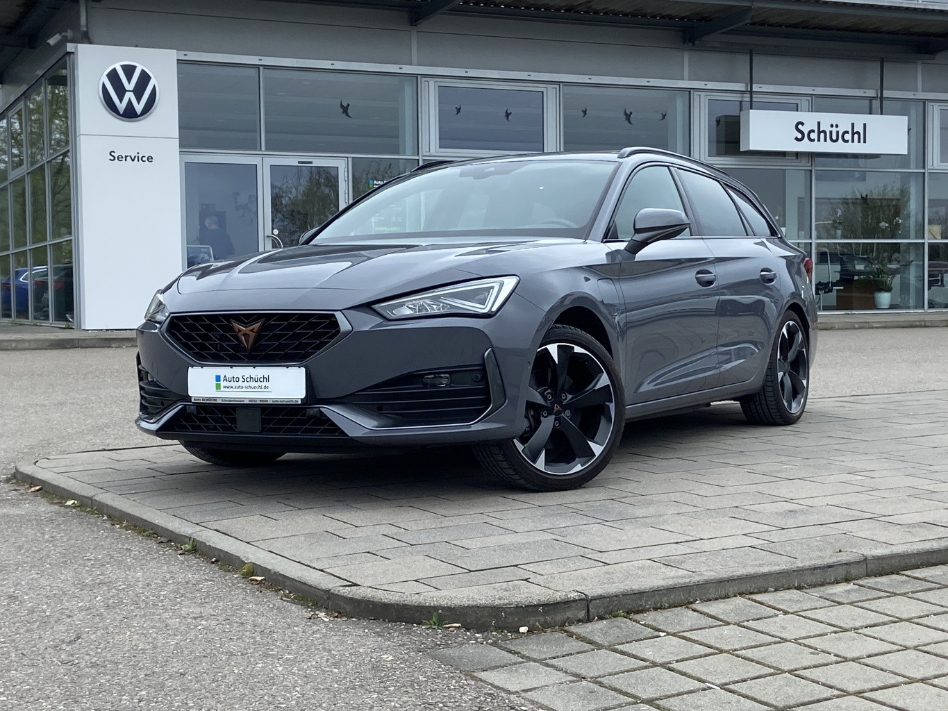 Cupra Leon ST 1.4 TSI DSG eHybrid PANORAMA+VIRTUAL-COCKPIT+NAVI-PRO+KAMERA+LED+FULL-LINK+PARKASSIST+DAB+LANE-ASSIST+SHZ+ACC+BLUETOOTH+KEYLESS