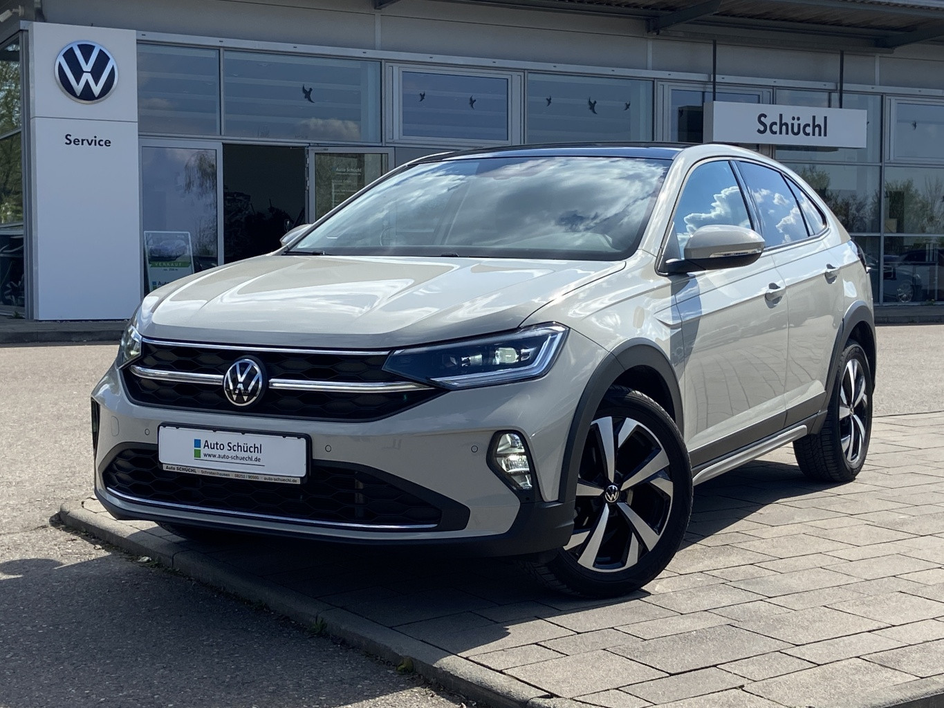 Volkswagen Taigo 1.5 TSI DSG Style PANORAMA+APP-CONNECT+KAMERA+ACTIVE-INFO+NAVI+LED+MATRIX-LED+DAB+LANE-ASSIST+SHZ+PDC+BLUETOOTH