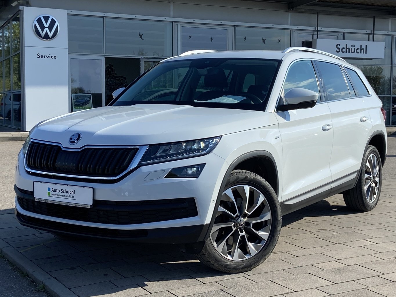 Skoda Kodiaq 2.0 TSI DSG 4x4 Clever 7-Sitzer AHK+SMART-LINK+KAMERA+NAVI+LED+PARKASSIST+KEYLESS+DAB+4xSHZ+ACC+KEYLESS+BLUETOOTH+LANE-ASSIST