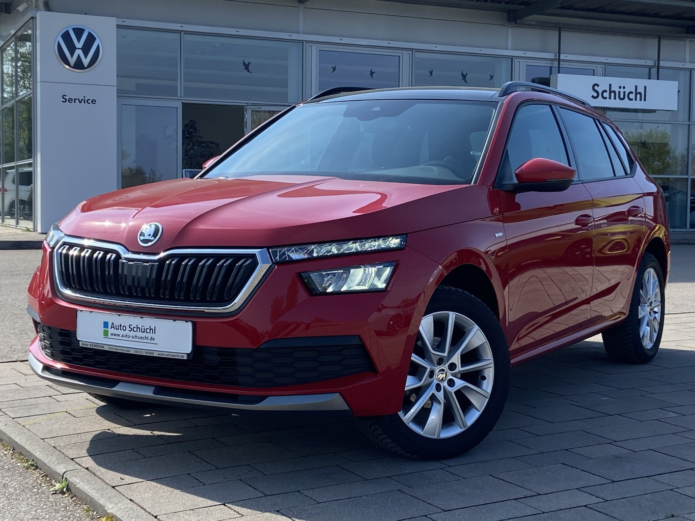 Skoda Kamiq 1.0 TSI Tour AHK+PANORAMA+SMART-LINK+NAVI-COLUMBUS+VIRTUAL-COCKPIT+LED+KEYLESS+DAB+LANE-ASSIST+SHZ+PDC+KEYLESS+GRA+BLUETOOTH