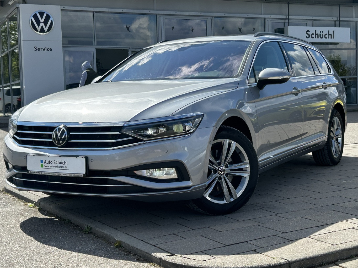 Volkswagen Passat Variant 2.0 TDI DSG Business PANORAMA+AHK+APP-CONNECT+KAMERA+LED+ACTIVE-INFO+NAVI+LED+PARKASSIST+DAB+SHZ+ACC+BLUETOOTH+LANE-ASSIST