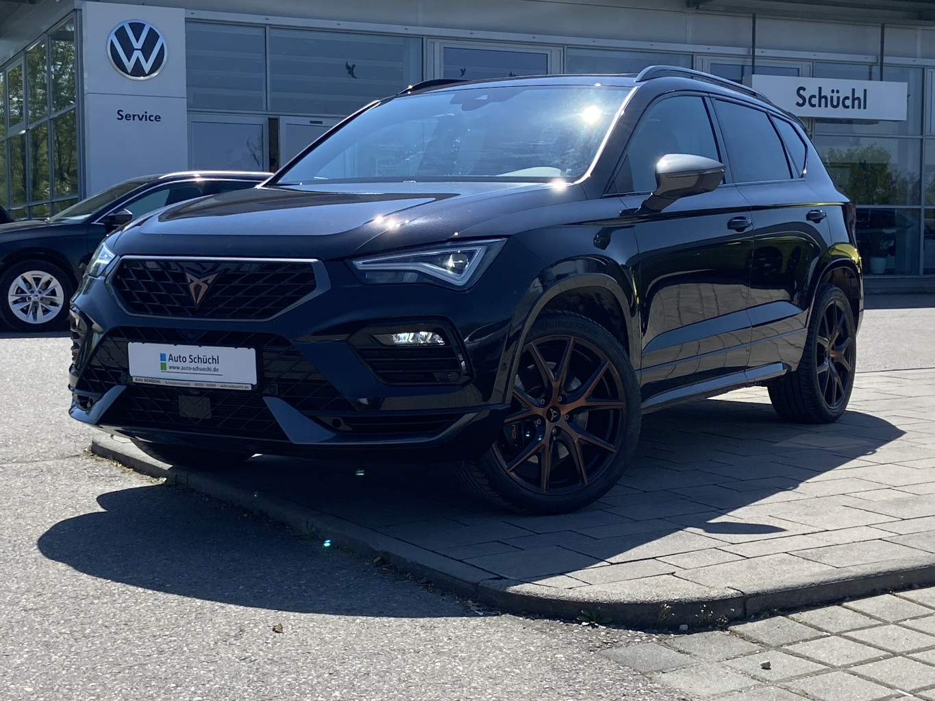 Cupra Ateca 2.0 TSI DSG 4-DRIVE PANORAMA+AHK+360-KAMERA+VIRTUAL-COCKPIT+NAVI-PRO+LED+FULL-LINK+PARKASSIST+DAB+BEATS+SHZ+ACC+KEYLESS+LANE-ASSIST