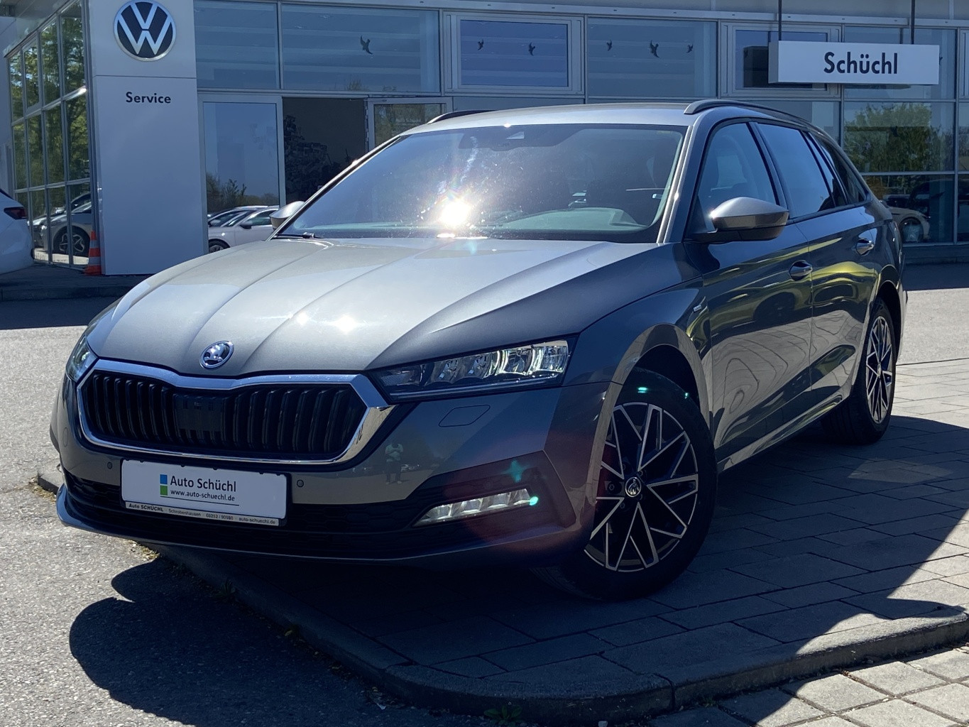 Skoda Octavia Combi 1.5 TSI Clever AHK+SMART-LINK+VIRTUAL-COCKPIT+NAVI-COLUMBUS+KAMERA+LED+DAB+LANE-ASSIST+PDC+4xSHZ+GRA+KEYLESS+BLUETOOTH