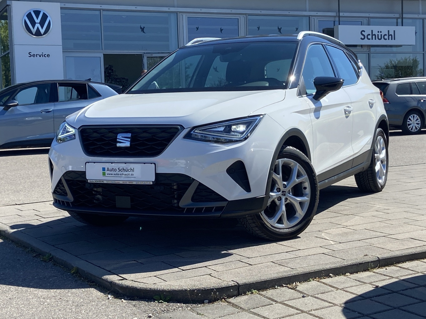 Seat Arona 1.5 TSI DSG FR VIRTUAL-COCKPIT+NAVI-PRO+KAMERA+LED+FULL-LINK+PARKASSIST+DAB+LANE-ASSIST+SHZ+GRA