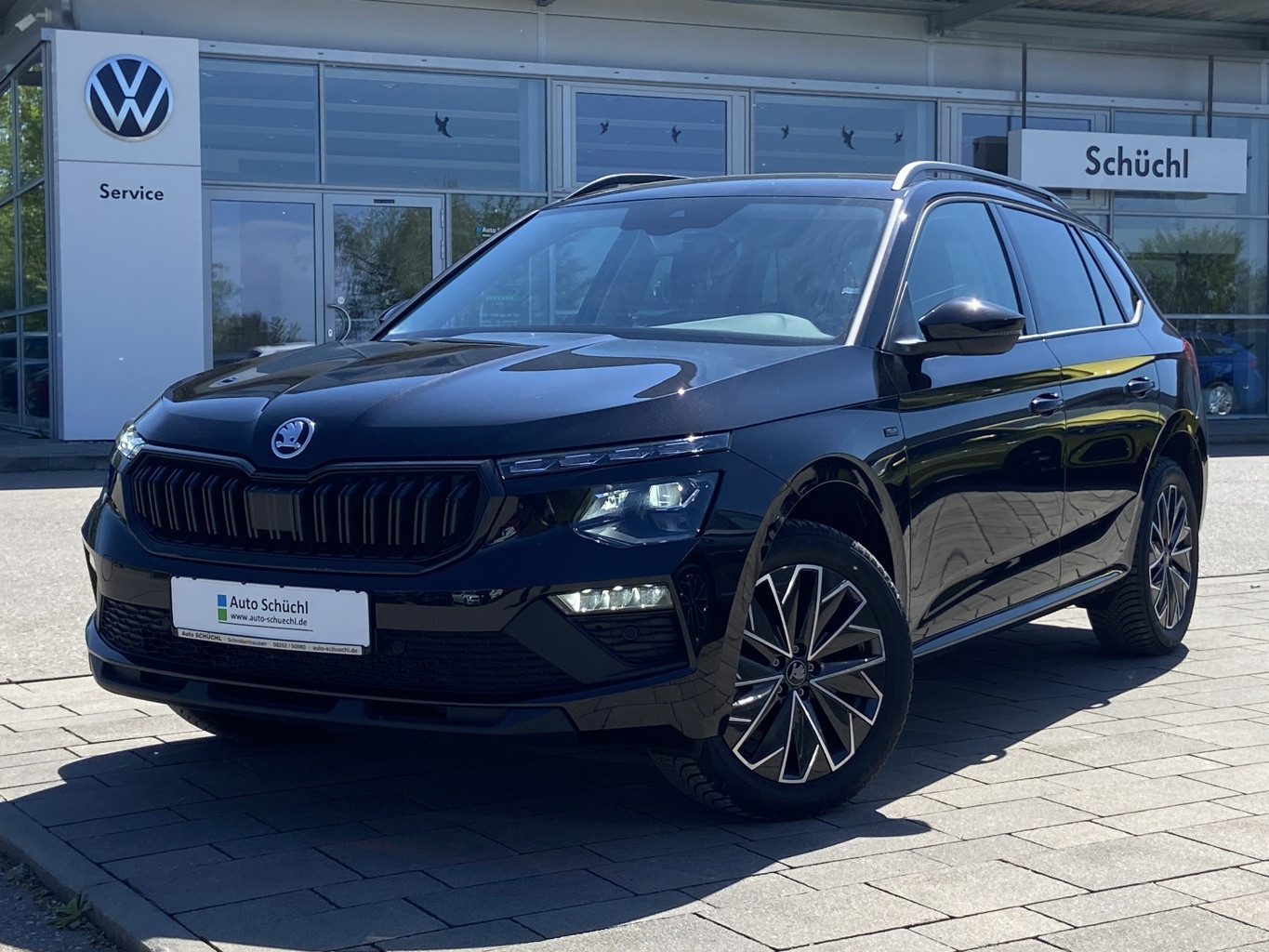 Skoda Kamiq 1.5 TSI DSG Tour AHK+SMART-LINK+ACC+LANE-ASSIST+NAVI-COLUMBUS+VIRTUAL-COCKPIT+KAMERA+LED+LED+DAB+SHZ+PDC+ACC+KEYLESS