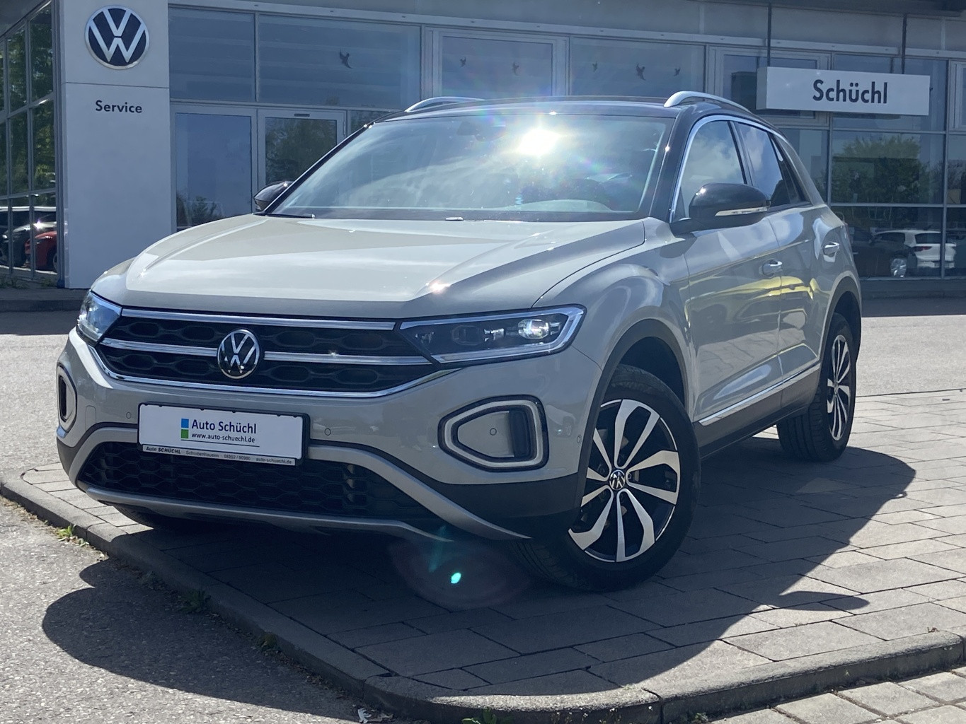 Volkswagen T-Roc 1.5 TSI STYLE AHK+APP-CONNECT+LED+EL.-HECKKLAPPE+EASY-OPEN-CLOSE+ACTIVE-INFO+NAVI+PARKASSIST+KEYLESS+DAB+LANE-ASSIST+SHZ+BLUETOOTH+ACC+KEYLESS