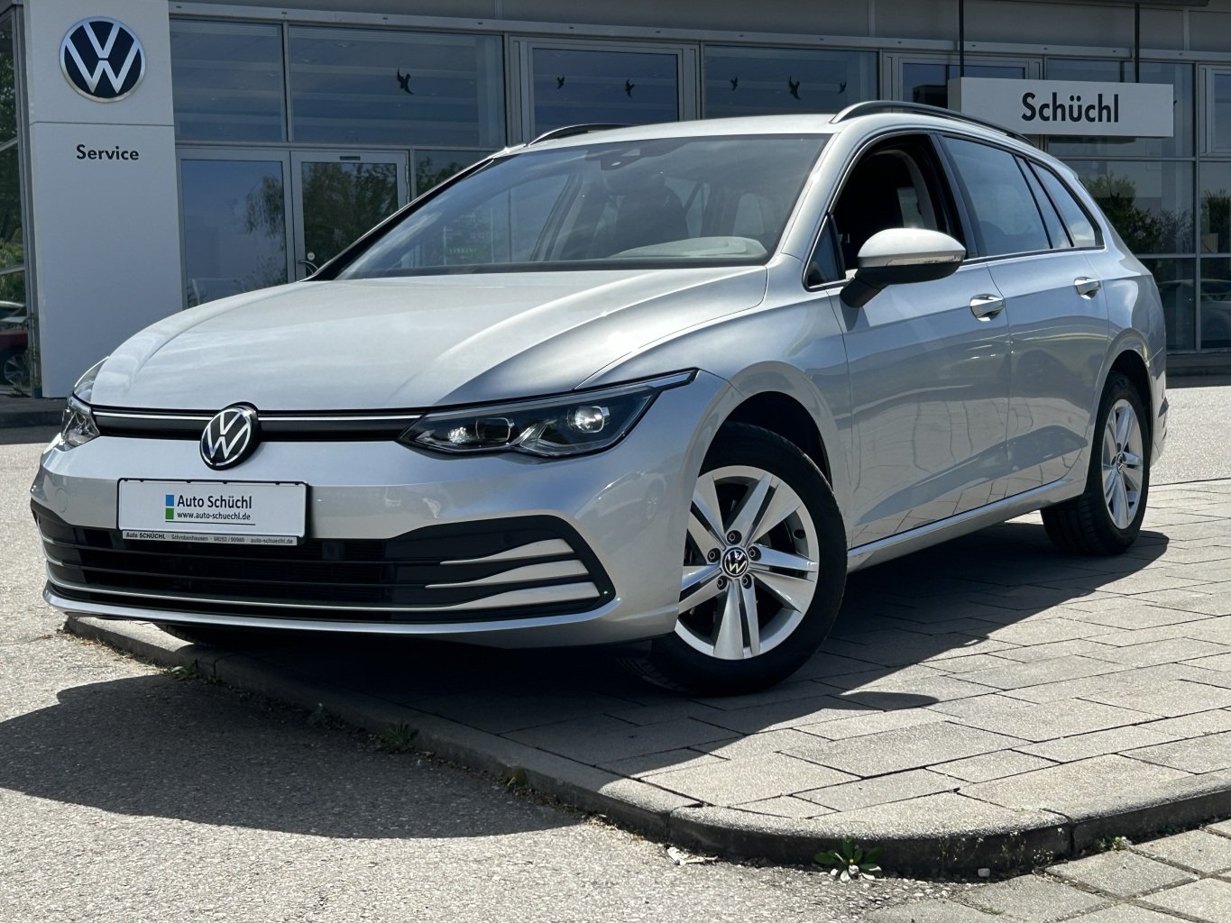 Volkswagen Golf Variant 1.5 TSI DSG LIFE+AHK+APP-CONNECT+ACTIVE-INFO+LED+NAVI+DAB+SHZ+PDC+ACC+BLUETOOTH+LANE-ASSIST