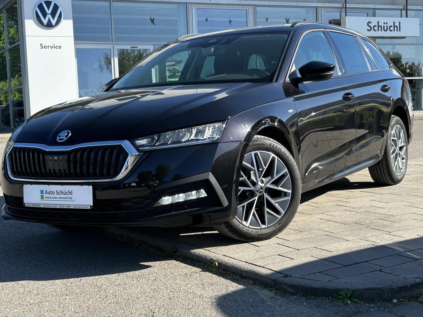 Skoda Octavia Combi 2.0 TDI DSG EL.HECK+SMART-LINK+VIRTUAL-COCKPIT+NAVI-COLUMBUS+LED+DAB+PDC+4xSHZ+ACC+KEYLESS+BLUETOOTH+LANE-ASSIST