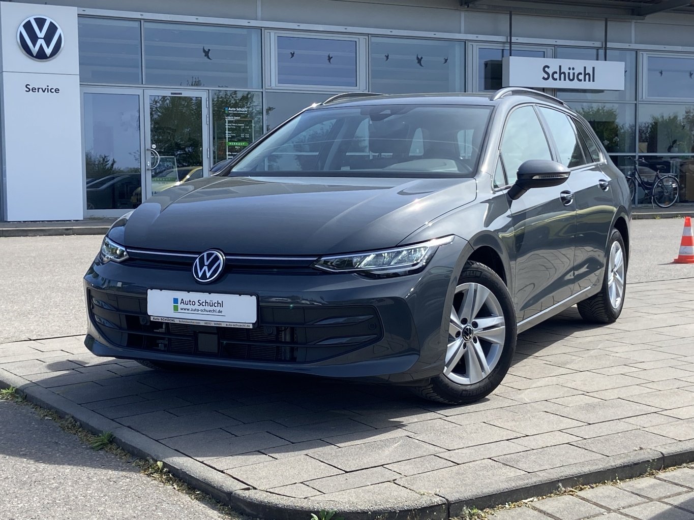 Volkswagen Golf Variant 1.5 eTSI DSG Life AHK+APP-CONNECT+ACTIVE-INFO+LED+DAB+LANE-ASSIST+NAVI+SHZ+PDC+ACC