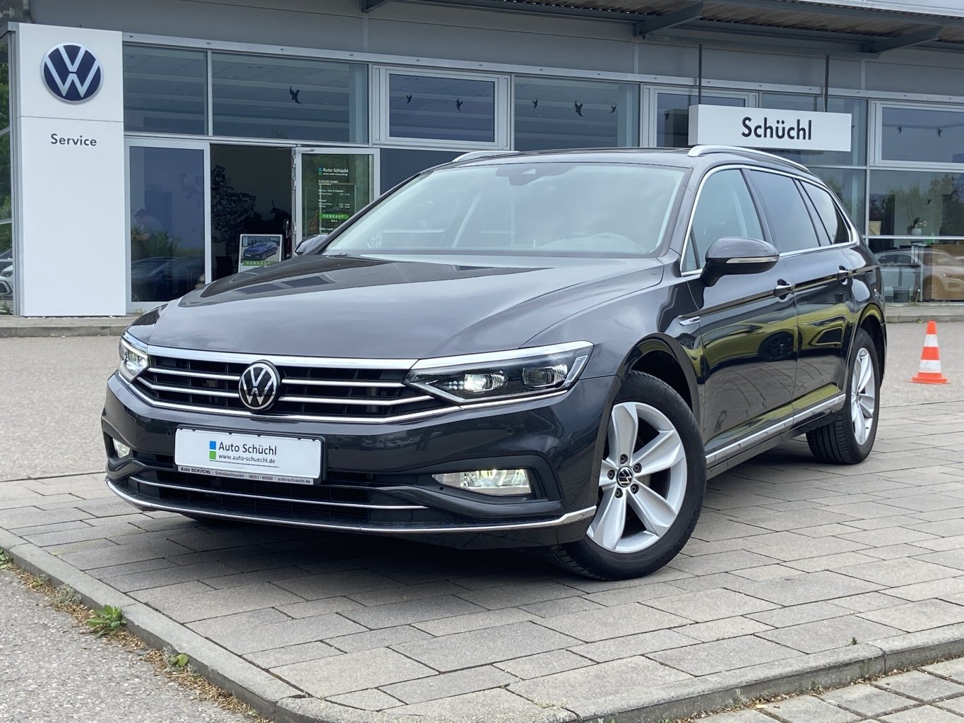 Volkswagen Passat Variant 2.0 TDI DSG Elegance PANORAMA+AHK+APP-CONNECT+IQ.LIGHT-MATRIX-LED+ACC+LANE-ASSIST+KAMERA+ACTIVE-INFO+NAVI+DAB+EL.HECKKLAPPE+SHZ+PDC+BLUETOOTH+VIRTUAL-COCKPIT