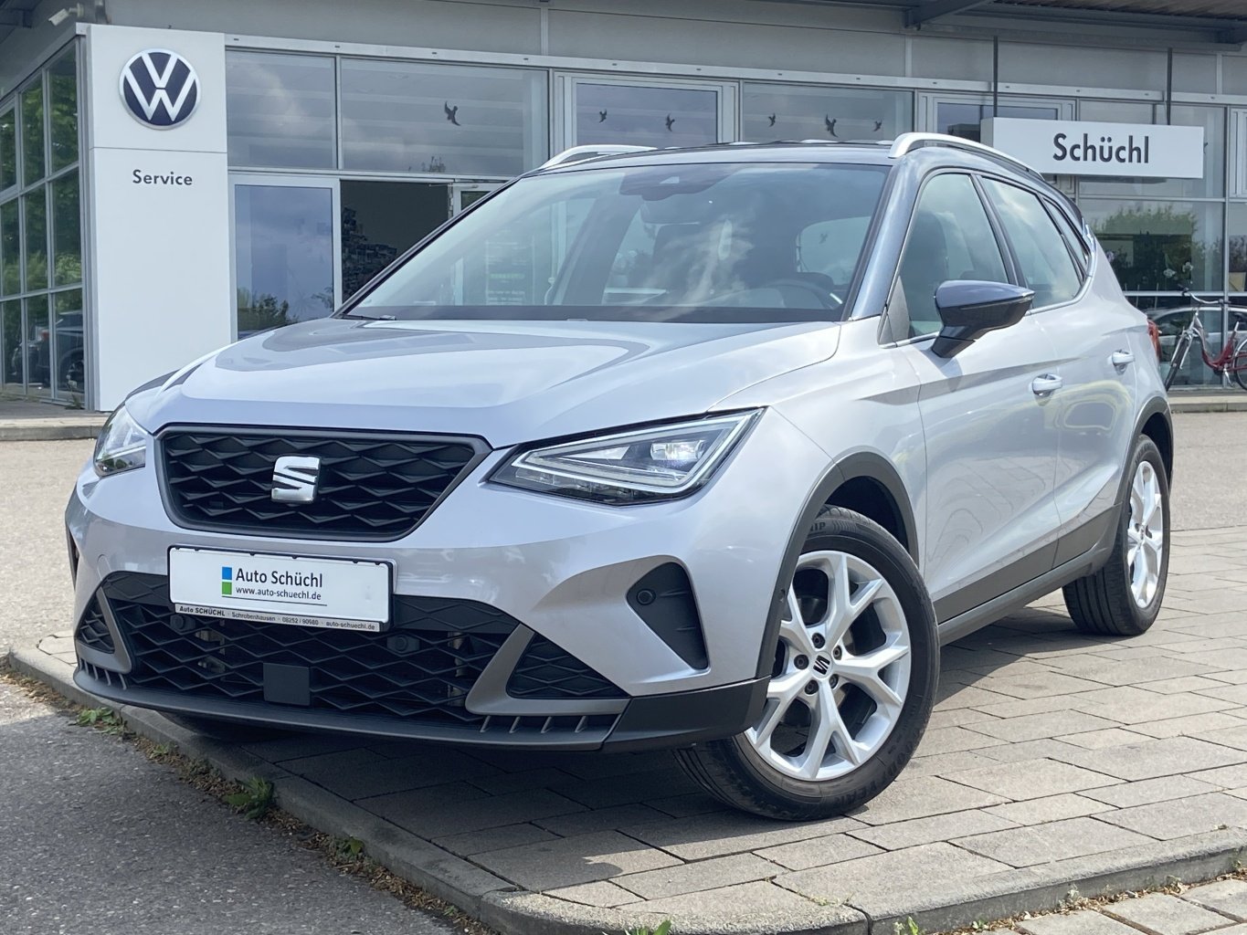 Seat Arona 1.0 TSI FR-Line AHK+NAVI-PRO+KAMERA+LED+FULL-LINK+PARKASSIST+DAB+LANE-ASSIST+SHZ+GRA+KEYLESS+KEYLESS