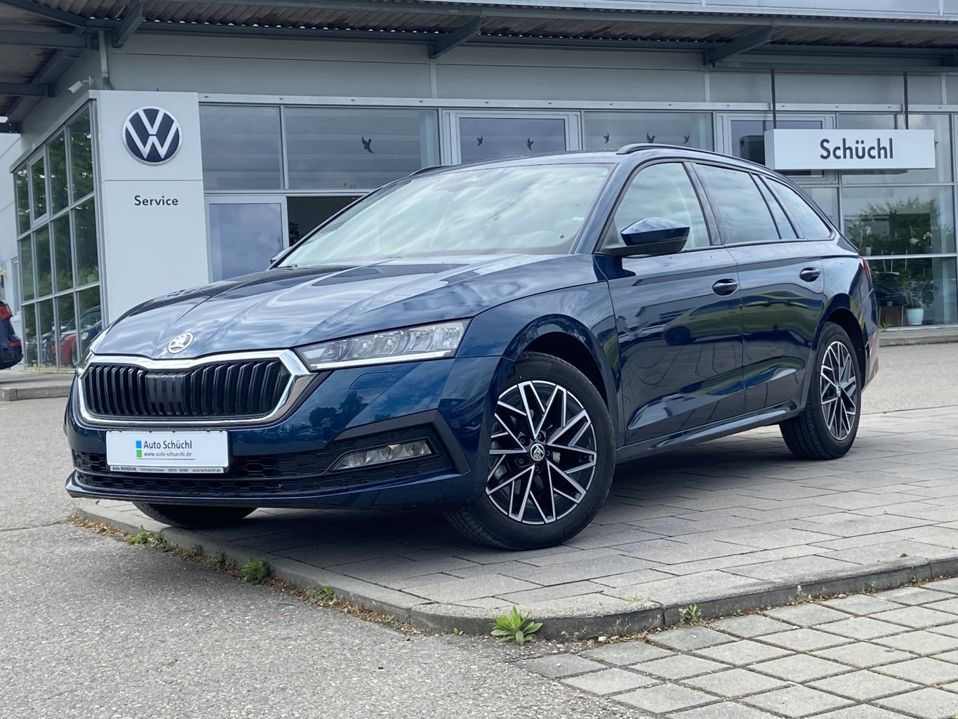 Skoda Octavia Combi 2.0 TDI Clever SMART-LINK+VIRTUAL-COCKPIT+NAVI-COLUMBUS+KAMERA+LED+KOMFORTSITZE+DAB+LANE-ASSIST+PDC+4xSHZ+GRA+KEYLESS+BLUETOOTH