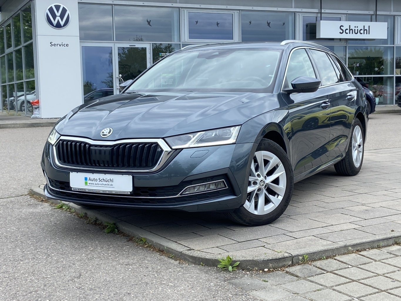 Skoda Octavia Combi 1.0 TSI DSG Style HEAD-UP+SMART-LINK+VIRTUAL-COCKPIT+NAVI-COLUMBUS+LED+MATRIX-LED+DAB+LANE-ASSIST+SHZ+PDC+GRA+KEYLESS+BLUETOOTH