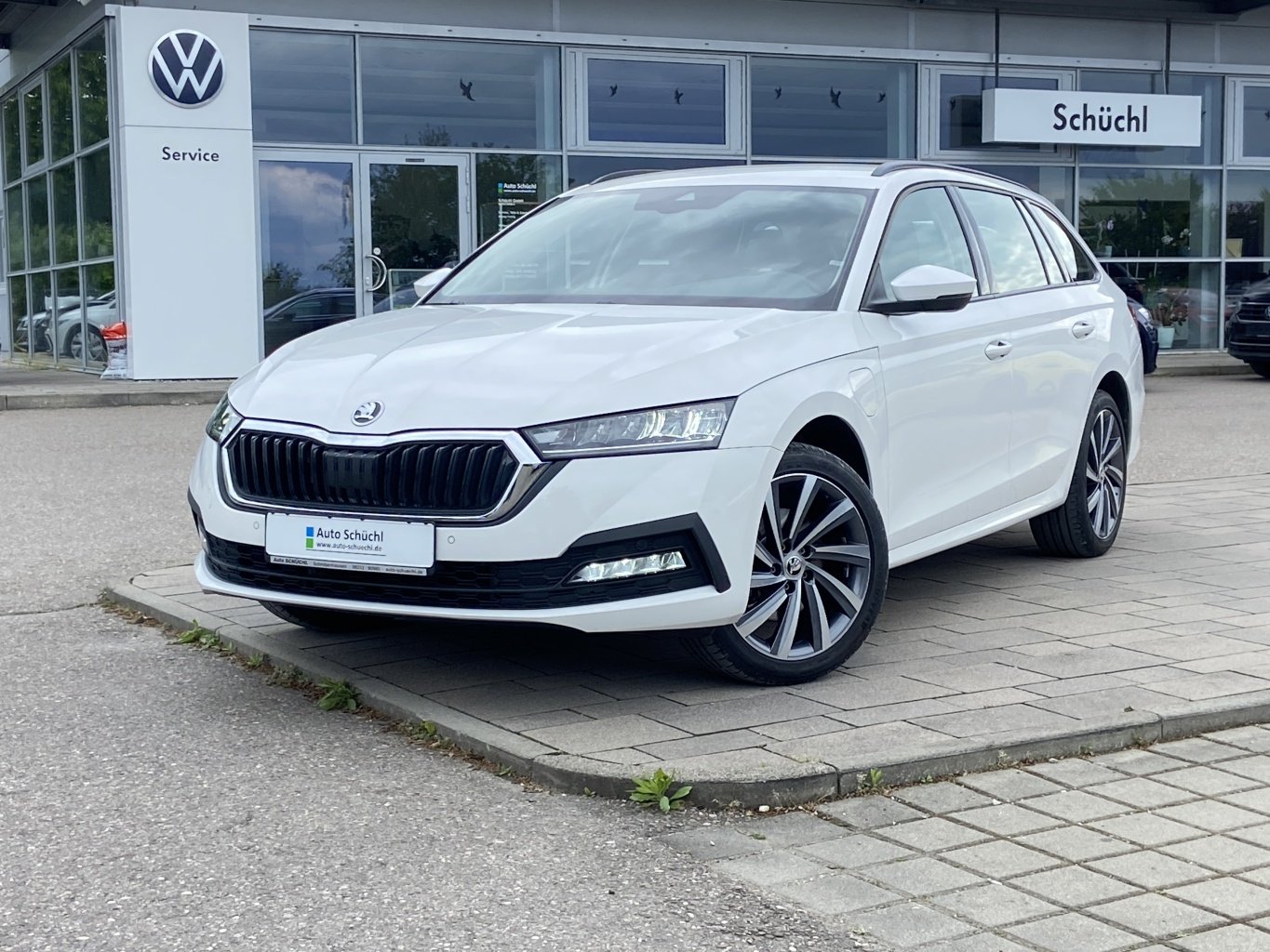 Skoda Octavia Combi iV 1.4 TSI DSG eHybrid SMART-LINK+VIRTUAL-COCKPIT+NAVI-COLUMBUS+LED+DAB+LANE-ASSIST+SHZ+PDC+GRA+KEYLESS+BLUETOOTH