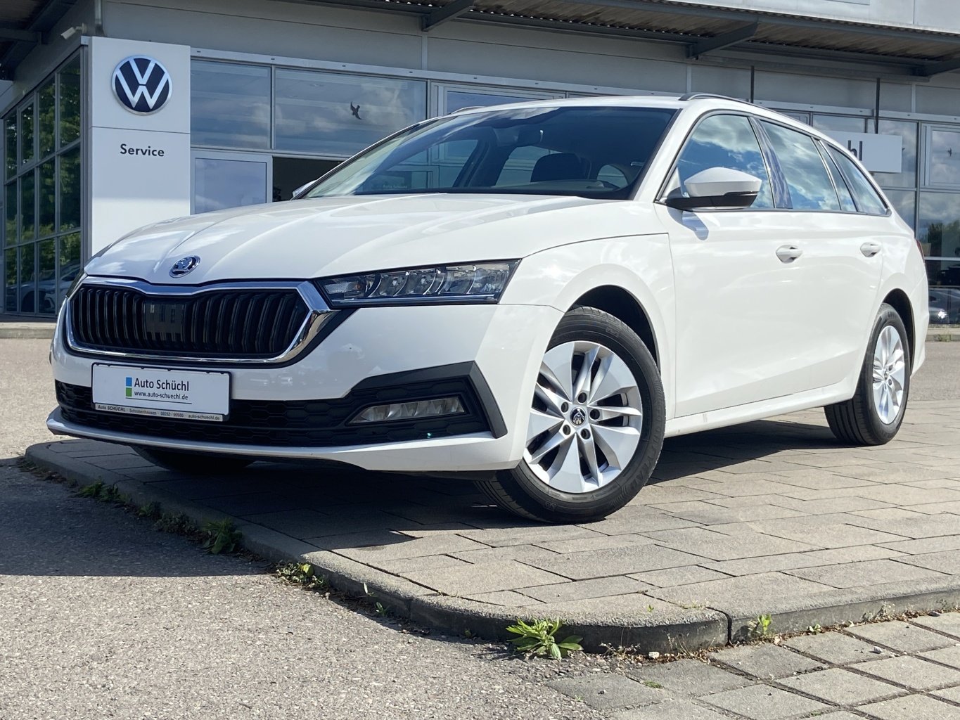 Skoda Octavia Combi 2.0 TDI DSG SMART-LINK+VIRTUAL-COCKPIT+NAVI-COLUMBUS+LED+DAB+SHZ+PDC+ACC+KEYLESS+BLUETOOTH+LANE-ASSIST