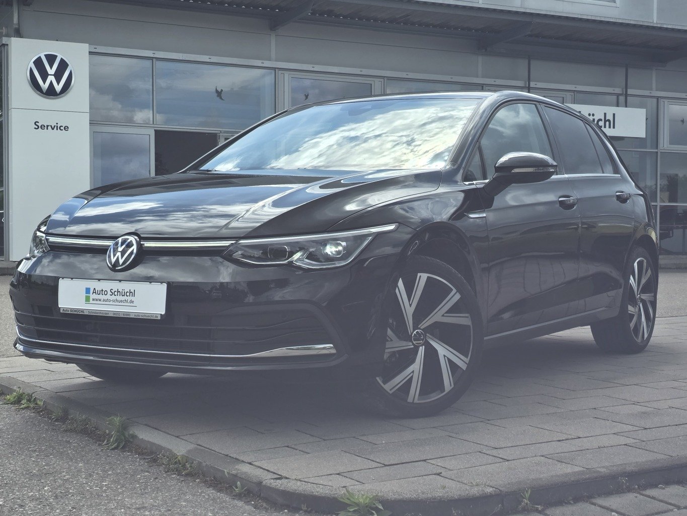 Volkswagen Golf 1.5 TSI DSG Style APP-CONNECT+ACTIVE-INFO+KAMERA+LED+NAVI+DAB+SHZ+PDC+ACC+BLUETOOTH+LANE-ASSIST