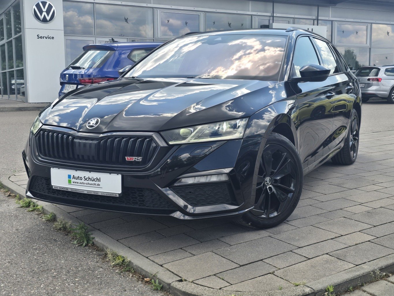 Skoda Octavia Combi RS 1.4 TSI DSG eHybrid ALCANTARA+CANTON+HEAD-UP+SMART-LINK+VIRTUAL-COCKPIT+NAVI-COLUMBUS+KAMERA+LED+MATRIX-LED+PARKASSIST+DAB+4xSHZ+ACC+KEYLESS+BLUETOOTH+LANE-ASSIST