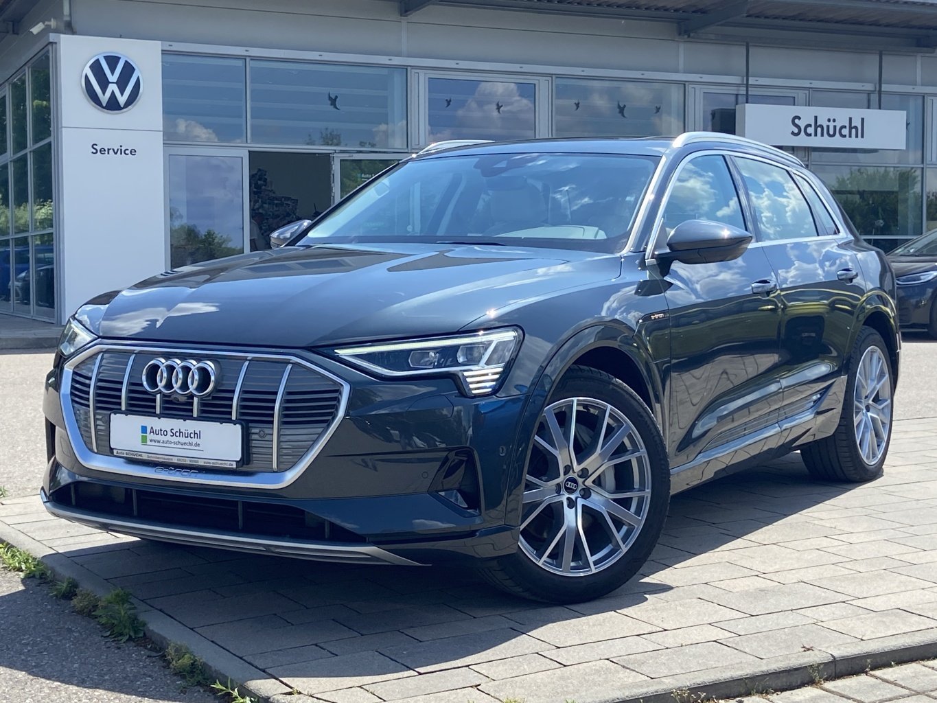 Audi e-tron 55 advanced quattro 95kwh BANG-OLUF.+MATRIX+EL.HECK+AHK+PANORAMA+LUFTFEDERUNG+360-KAMERA+ACC+NAVI+MATRIX-LED+ASSISTENZ-TOUR-STADT+VIRTUAL-COCKPIT+LED+CCS+DAB+SHZ+BLUETOOTH+KEYLESS+LANE-ASSIST