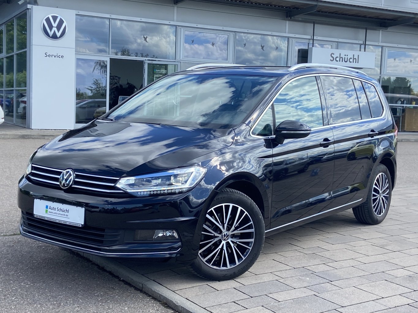 Volkswagen Touran 1.5 TSI Highline PANORAMA+AHK+APP-CONNECT+KAMERA+LED+ACTIVE-INFO+NAVI+DAB+PDC+4xSHZ+ACC+LANE-ASSIST+BLUETOOTH