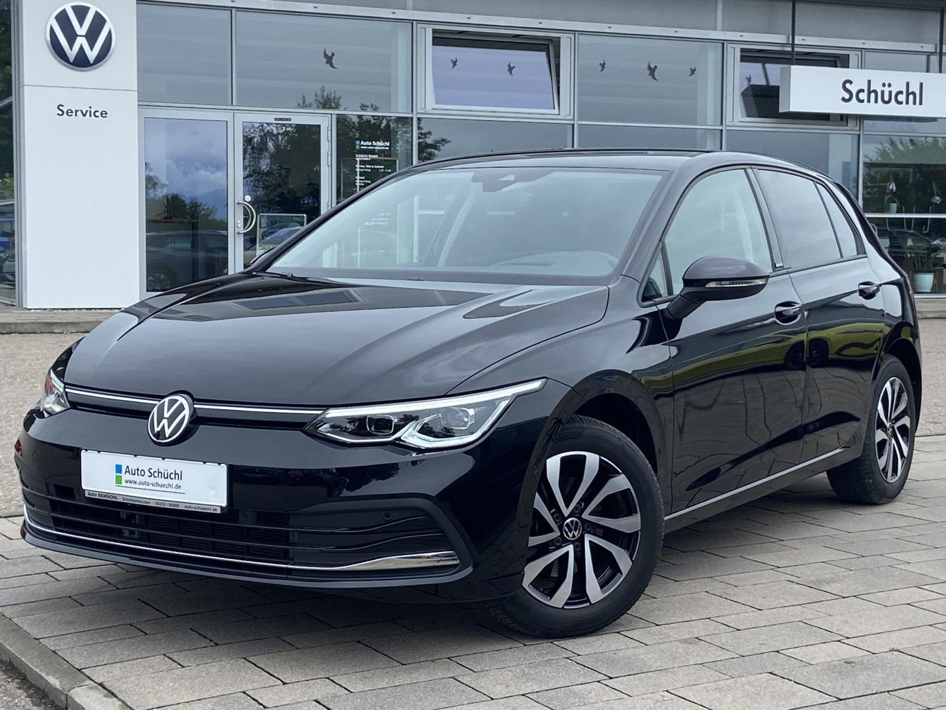 Volkswagen Golf 1.5 TSI ACTIVE GARANTIE+STANDHEIZUNG+IQ-DRIVE-PAKET+HEAD-UP+ACC+APP-CONNECT+ACTIVE-INFO+ACC+LANE-ASSIST+KAMERA+NAVI+LED+PARKASSIST+DAB+4xSHZ+ACC+BLUETOOTH