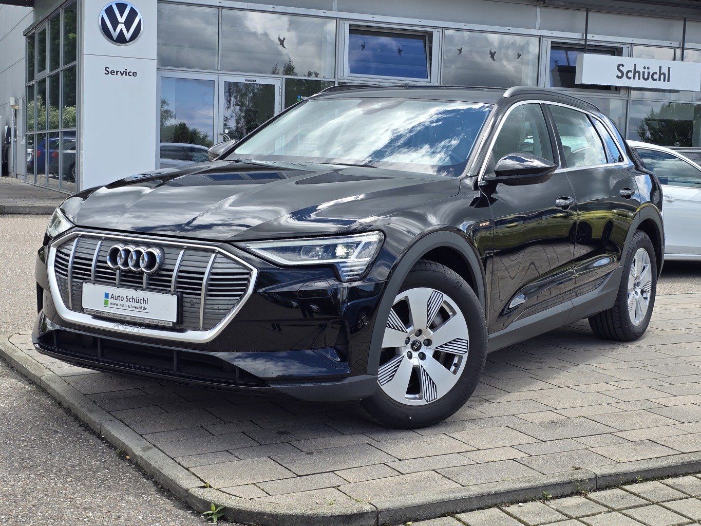 Audi e-tron 50 quattro AHK+LEDER+STANDKLIMATISIERUNG+NAVI+KAMERA+LED+CCS+DAB+PDC+SHZ+BLUETOOTH