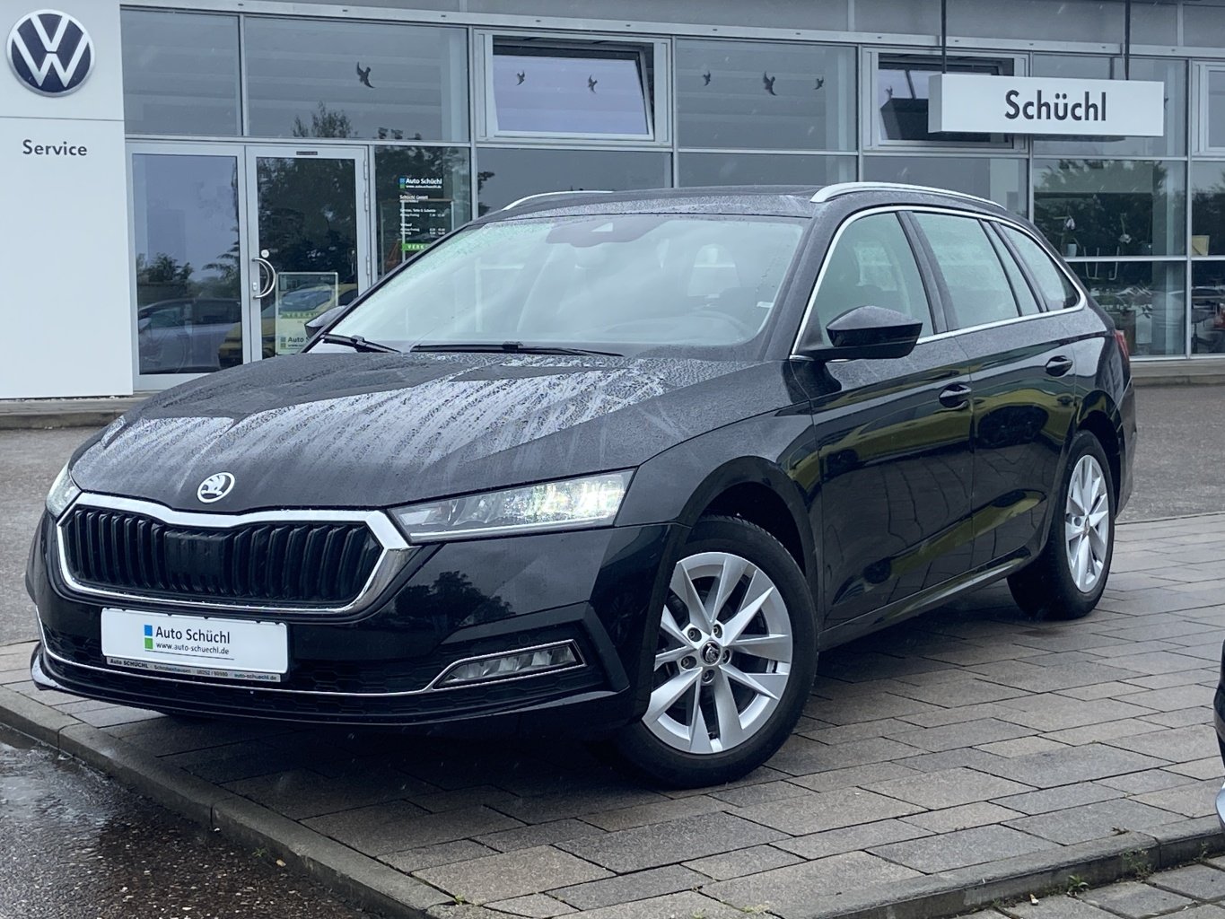 Skoda Octavia Combi 2.0 TDI DSG Style PANORAMA+AHK+HEAD-UP+SMART-LINK+VIRTUAL-COCKPIT+NAVI-COLUMBUS+KAMERA+LED+DAB+SHZ+PDC+ACC+KEYLESS+BLUETOOTH+LANE-ASSIST