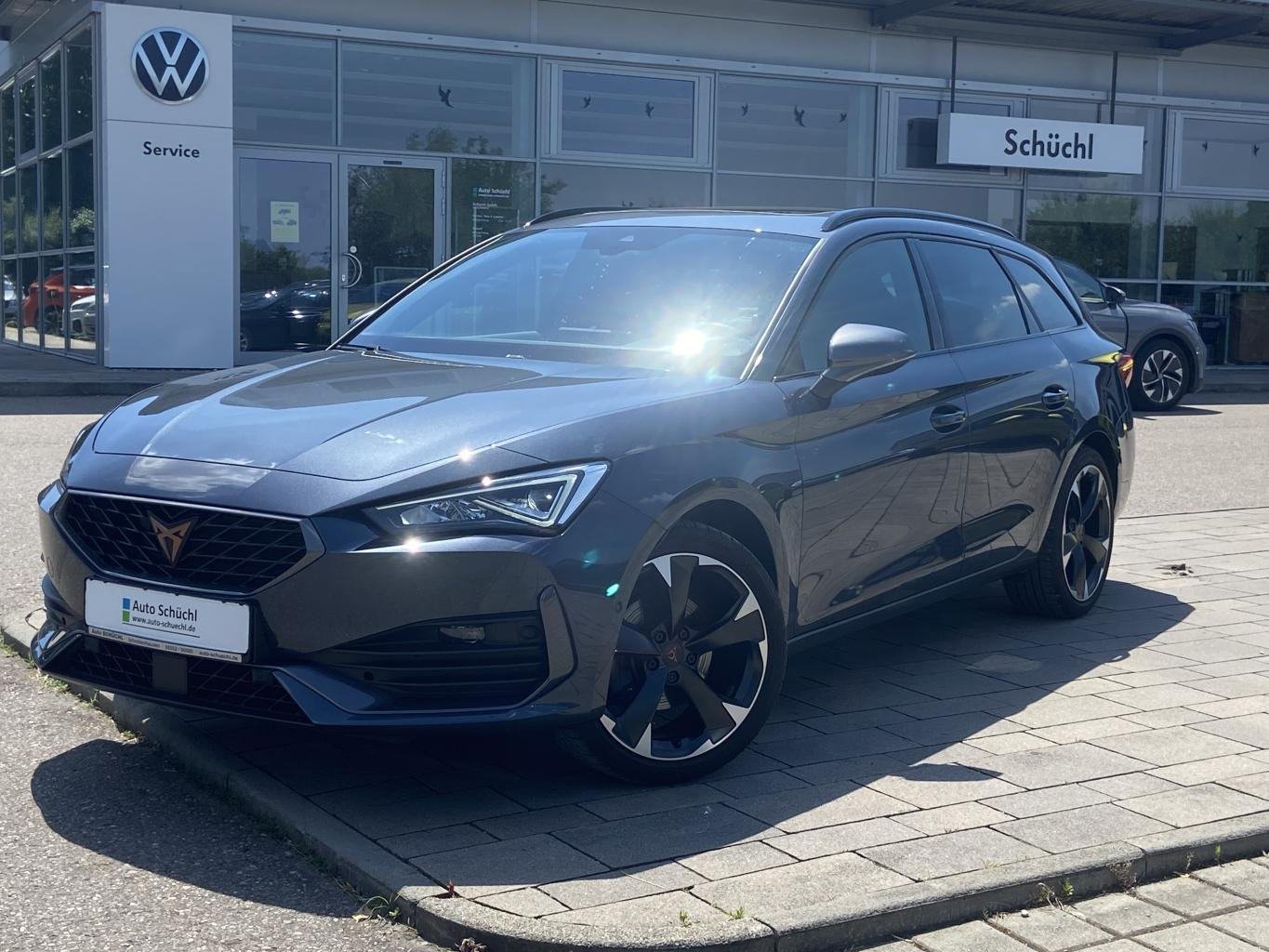 Cupra Leon ST 1.5 TSI DSG EL.HECK-SITZ+PAKET-L+PANORAMA+AHK+VIRTUAL-COCKPIT+NAVI-PRO+KAMERA+LED+FULL-LINK+PARKASSIST+DAB+LANE-ASSIST+SHZ+ACC+KEYLESS+BLUETOOTH