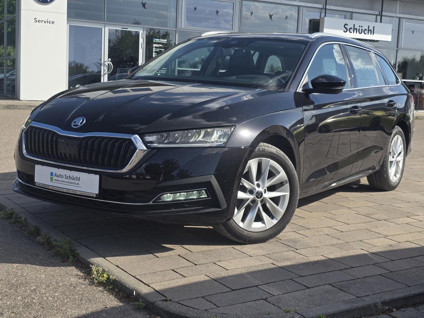 Skoda Octavia Combi 2.0 TDI DSG Style AHK+PANORAMA+HEAD-UP+SMART-LINK+VIRTUAL-COCKPIT+NAVI-COLUMBUS+LED+DAB+SHZ+PDC+ACC+KEYLESS+BLUETOOTH+LANE-ASSIST