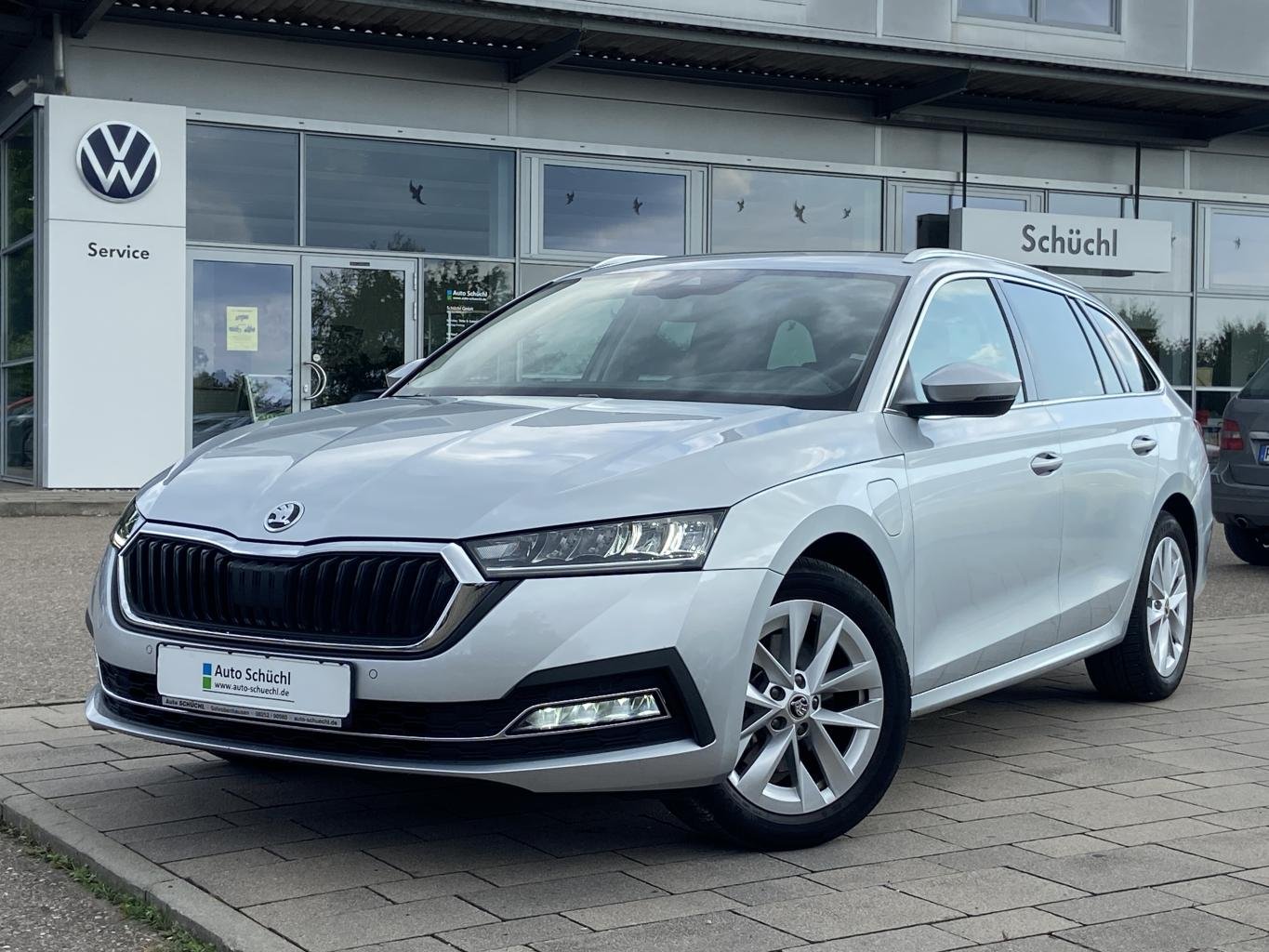 Skoda Octavia Combi 1.4 TSI DSG eHybrid iV Style HEAD-UP+SMART-LINK+VIRTUAL-COCKPIT+NAVI-COLUMBUS+LED+DAB+SHZ+PDC+ACC+KEYLESS+BLUETOOTH+LANE-ASSIST